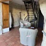 L'escale Troglo Au Bord De La Loire *