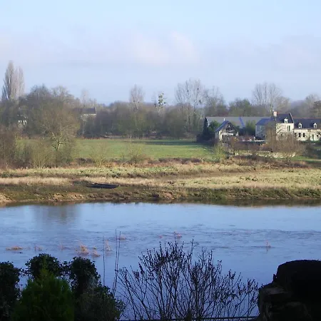 L'escale Troglo Au Bord De La Loire